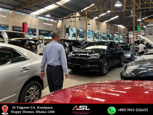 Porsche Cayenne in for service at Autobahn Solutions, Dhaka